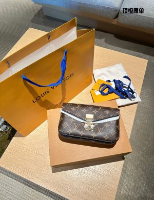 LV Mini Vintage Postman Pochette Metis East West ■ Size: 21.5 * 13.5