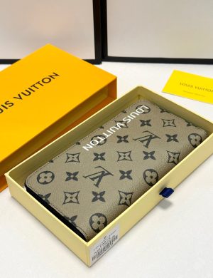 LV New Handbag, First-class Feel Comparable to Genuine Products at