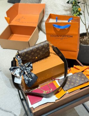 LV Felicie Chain Bag Envelope 3-in-1 WOC Size: 21 * 12 * 3cm with 2