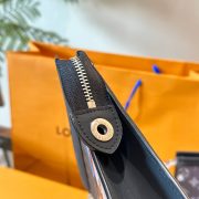 b336a9870b-2.jpg