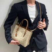 b63c46f63b-1.jpg