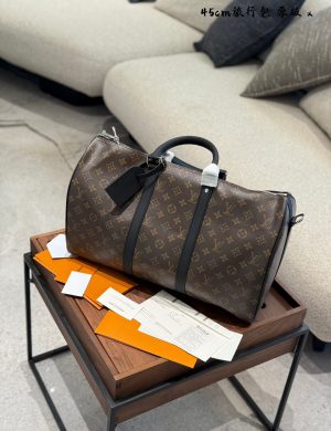LV Travel Bag P280