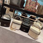 b7e925c7bb-1.jpg