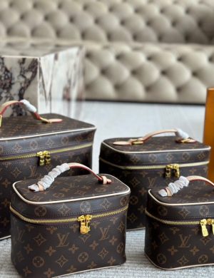 LV Makeup Bag 16cm 20cm 26cm 30cm with Long Shoulder Strap Can Be