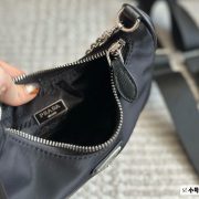 d26777b5b0.jpg
