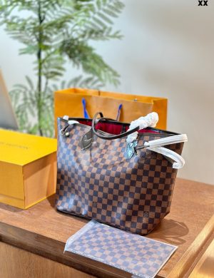 LV Neverfull Medium Shopping Bag