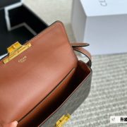d7ff21f093.jpg