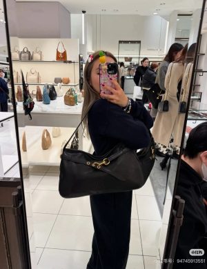Miumiu Armpit Size
