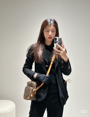 Lv-ss25, the Latest Rookie Model for Both Men and Women Not to