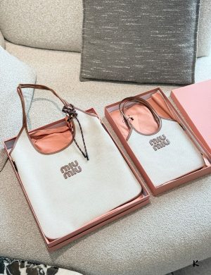 Miumiu Canvas Tote P225p235 a Must See for Girls