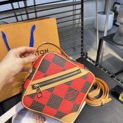 eb58198f73-1.jpg