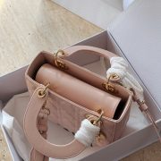 f43102378c-2.jpg