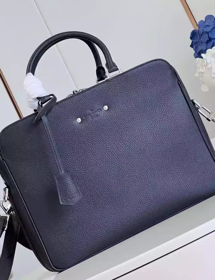 ARMAND-BRIEFCASE-MM-TAURILLON-LEATHER-M54381-LW330-9.webp ARMAND-BRIEFCASE-MM-TAURILLON-LEATHER-M54381-LW330-9.webp
