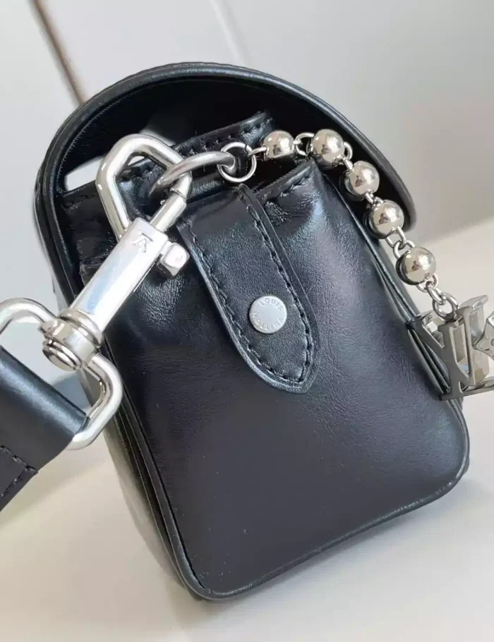 CARGO-WEARABLE-WALLET-BLACK-CALF-LEATHER-M13989-LW276-6.webp
