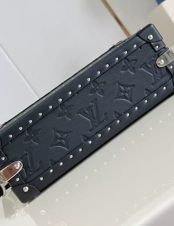 CLUTCH-BOX-BLACK-MONOGRAM-SHADOW-COWHIDE-LEATHER-M12876-LW275-5.webp