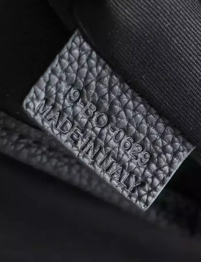 DIOR-HIT-THE-ROAD-BACKPACK-WITH-FLAP-DIO038-6.webp