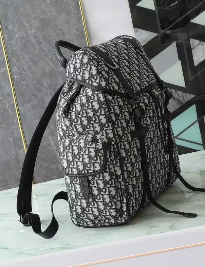 DIOR-HIT-THE-ROAD-BACKPACK-WITH-FLAP-DIO053-2.webp DIOR-HIT-THE-ROAD-BACKPACK-WITH-FLAP-DIO053-2.webp