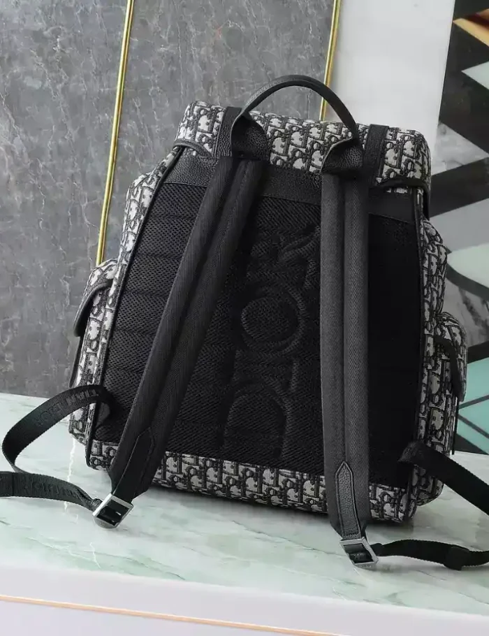 DIOR-HIT-THE-ROAD-BACKPACK-WITH-FLAP-DIO053-3.webp DIOR-HIT-THE-ROAD-BACKPACK-WITH-FLAP-DIO053-3.webp