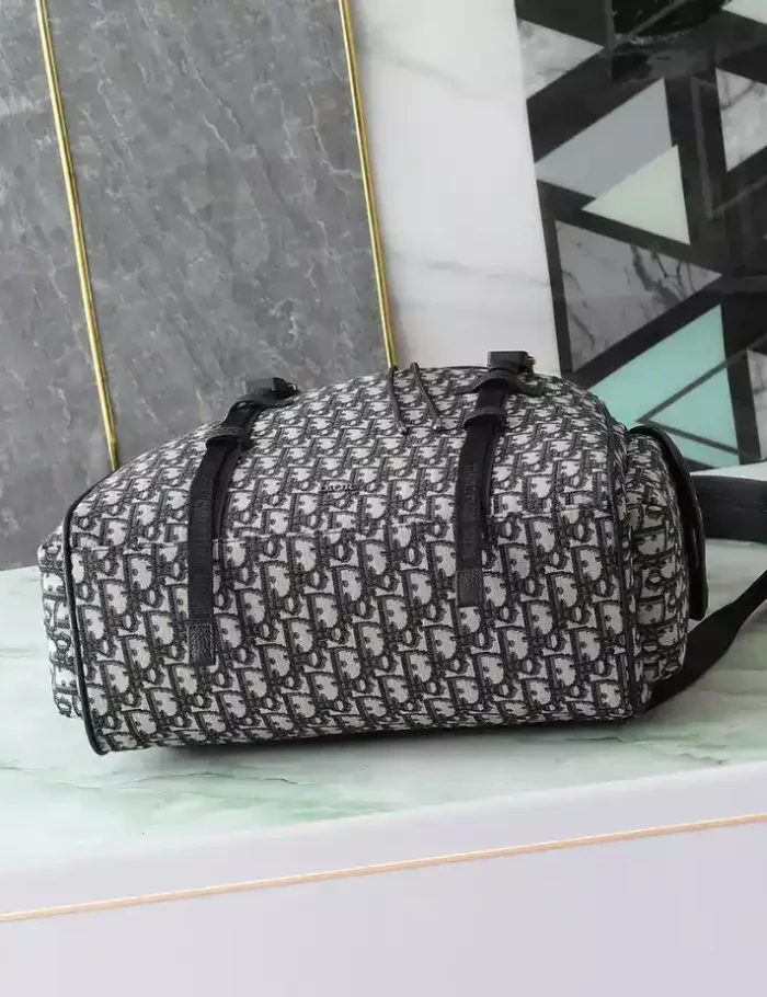 DIOR-HIT-THE-ROAD-BACKPACK-WITH-FLAP-DIO053-7.webp DIOR-HIT-THE-ROAD-BACKPACK-WITH-FLAP-DIO053-7.webp