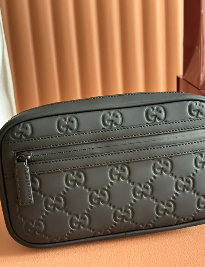 GG-BELT-BAG-BLACK-RUBBER-EFFECT-LEATHER-BG134-7.webp