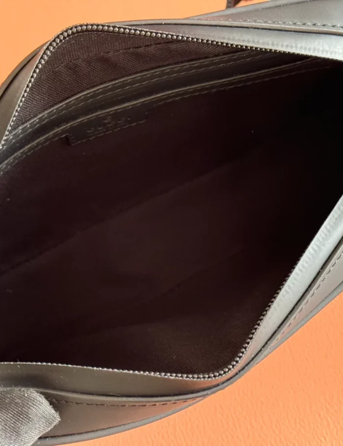 GG-BELT-BAG-BLACK-RUBBER-EFFECT-LEATHER-BG134-8.webp