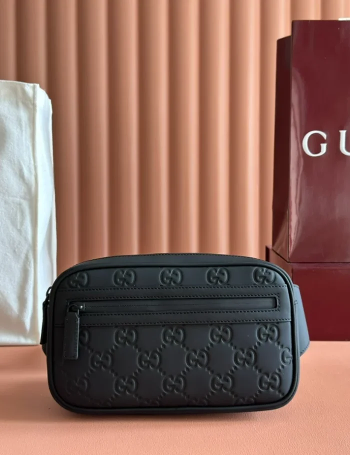 GG-BELT-BAG-BLACK-RUBBER-EFFECT-LEATHER-BG134-9.webp