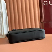 GG-CROSSBODY-BAG-BLACK-RUBBER-EFFECT-MEN-BG133-2.webp