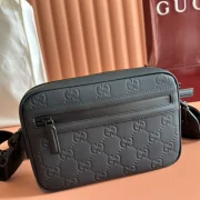 GG-CROSSBODY-BAG-BLACK-RUBBER-EFFECT-MEN-BG133-3.webp