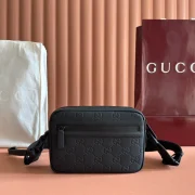 GG-CROSSBODY-BAG-BLACK-RUBBER-EFFECT-MEN-BG133-5.webp