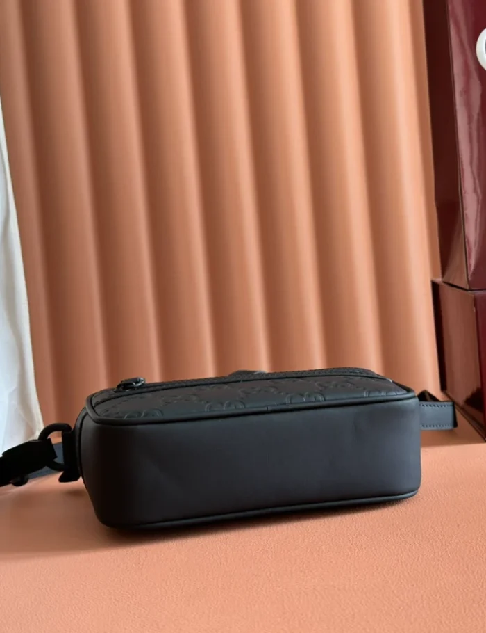 GG-RUBBER-EFFECT-MINI-SHOULDER-BAG-BLACK-BG132-10.webp GG-RUBBER-EFFECT-MINI-SHOULDER-BAG-BLACK-BG132-10.webp