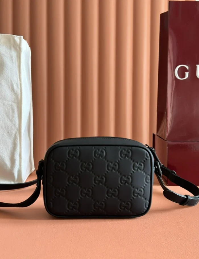 GG-RUBBER-EFFECT-MINI-SHOULDER-BAG-BLACK-BG132-5.webp GG-RUBBER-EFFECT-MINI-SHOULDER-BAG-BLACK-BG132-5.webp
