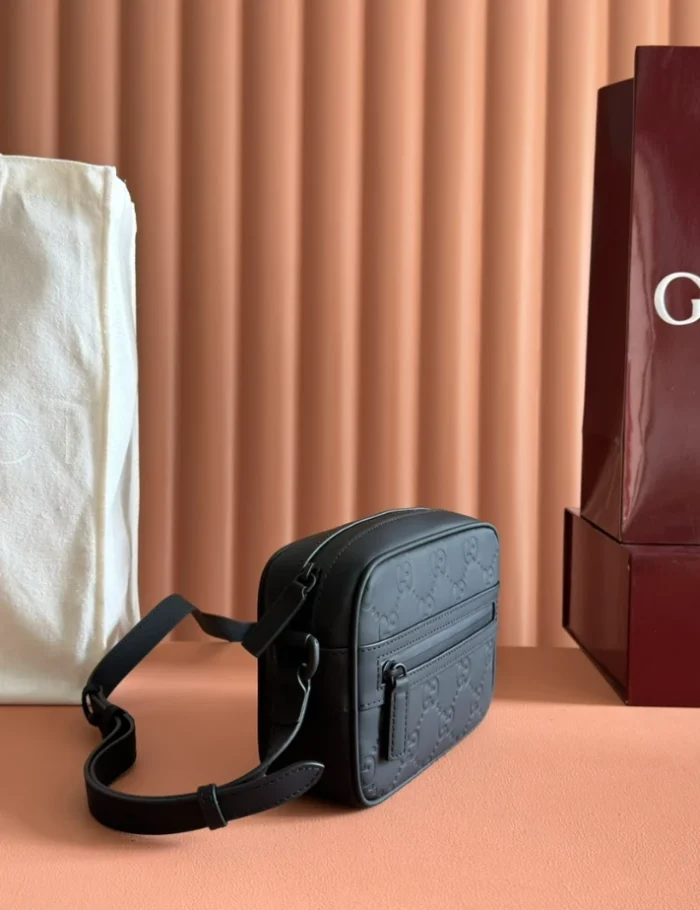 GG-RUBBER-EFFECT-MINI-SHOULDER-BAG-BLACK-BG132-7.webp GG-RUBBER-EFFECT-MINI-SHOULDER-BAG-BLACK-BG132-7.webp