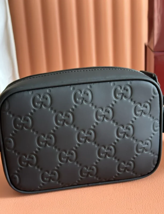 GG-RUBBER-EFFECT-MINI-SHOULDER-BAG-BLACK-BG132-8.webp GG-RUBBER-EFFECT-MINI-SHOULDER-BAG-BLACK-BG132-8.webp