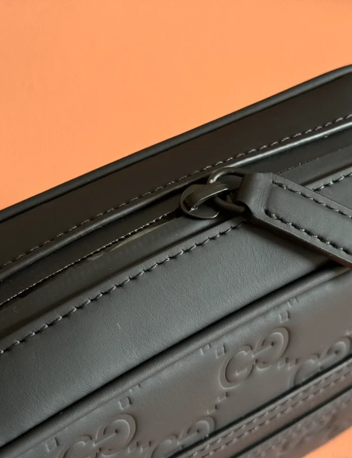 GG-RUBBER-EFFECT-MINI-SHOULDER-BAG-BLACK-BG132-9.webp GG-RUBBER-EFFECT-MINI-SHOULDER-BAG-BLACK-BG132-9.webp