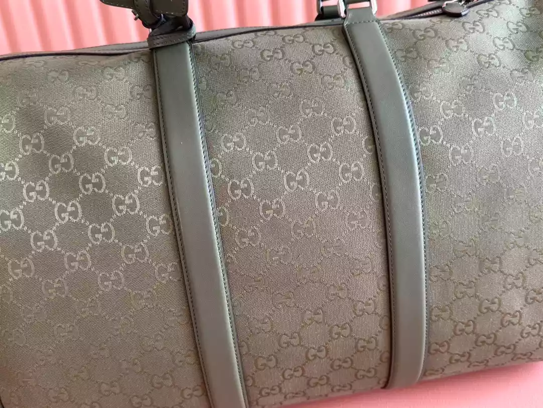GUCCI-GG-CANVAS-MEDIUM-DUFFLE-BAG-BG144-6.webp GUCCI-GG-CANVAS-MEDIUM-DUFFLE-BAG-BG144-6.webp