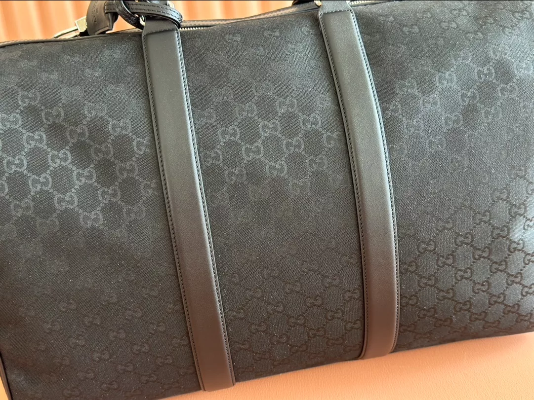 GUCCI-GG-CANVAS-MEDIUM-DUFFLE-BAG-BG144-7.webp GUCCI-GG-CANVAS-MEDIUM-DUFFLE-BAG-BG144-7.webp