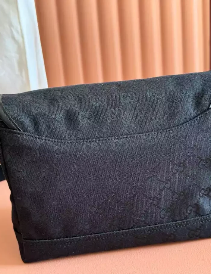 GUCCI-GG-MESSENGER-BAG-IN-BLACK-BG147-4.webp