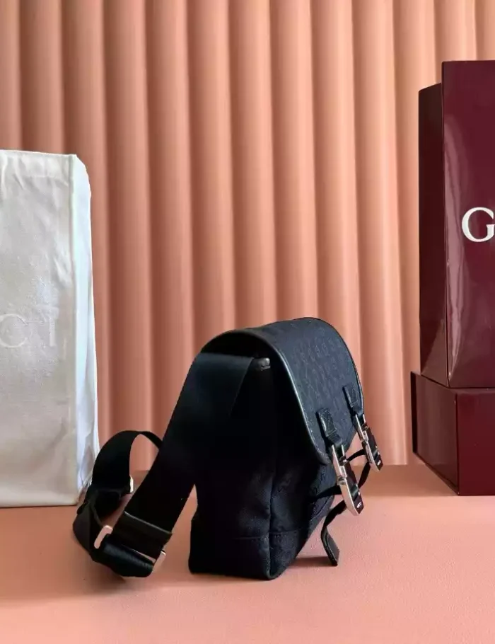 GUCCI-GG-MESSENGER-BAG-IN-BLACK-BG147-9.webp