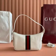 GUCCI-LUNETTA-SMALL-CROSSBODY-BAG-BG149-1-1.webp