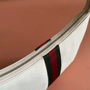 GUCCI-LUNETTA-SMALL-CROSSBODY-BAG-BG149-2.webp