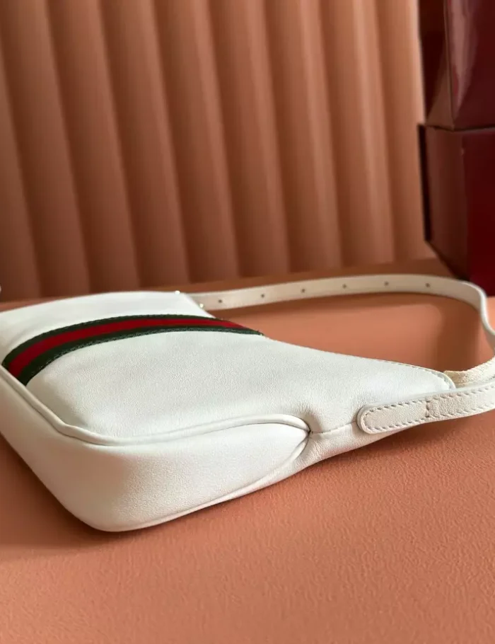 GUCCI-LUNETTA-SMALL-CROSSBODY-BAG-BG149-5.webp