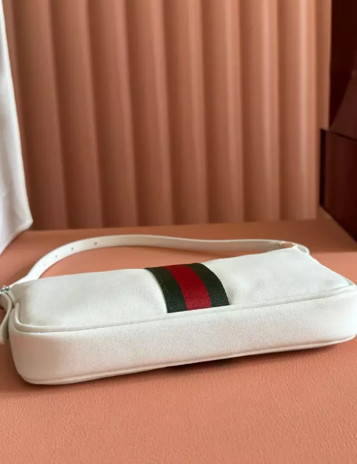 GUCCI-LUNETTA-SMALL-CROSSBODY-BAG-BG149-7.webp