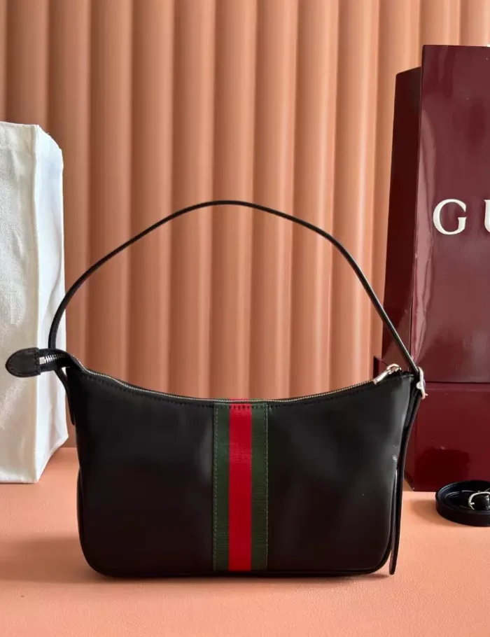GUCCI-LUNETTA-SMALL-CROSSBODY-BAG-BG150-1.webp