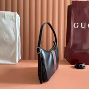 GUCCI-LUNETTA-SMALL-CROSSBODY-BAG-BG150-3.webp