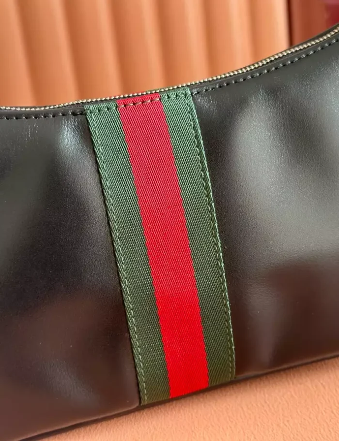 GUCCI-LUNETTA-SMALL-CROSSBODY-BAG-BG150-6.webp