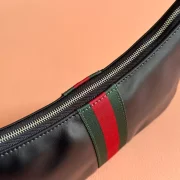 GUCCI-LUNETTA-SMALL-CROSSBODY-BAG-BG150-7.webp