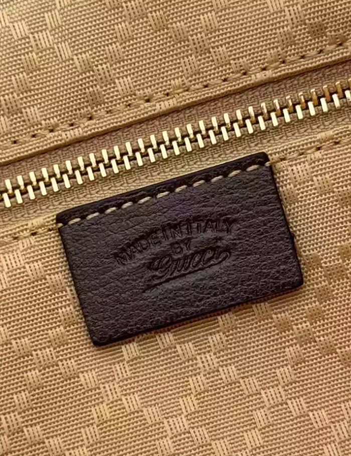 GUCCI-LUNETTA-SMALL-CROSSBODY-BAG-BG151-3.webp