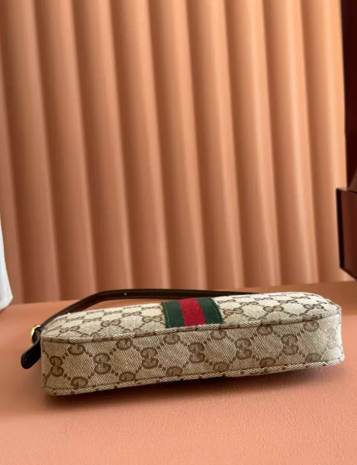 GUCCI-LUNETTA-SMALL-CROSSBODY-BAG-BG151-4.webp