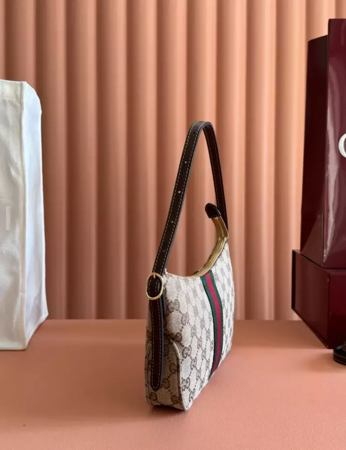 GUCCI-LUNETTA-SMALL-CROSSBODY-BAG-BG151-7.webp