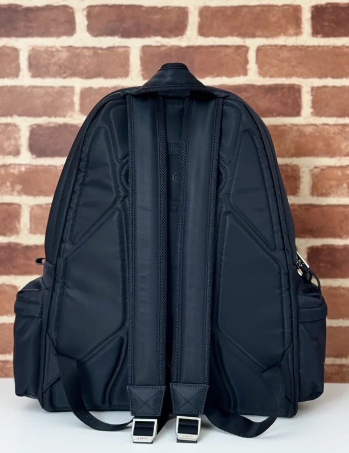 GUCCI-MEDIUM-GUCCI-LOGO-BACKPACK-BG143-9.webp